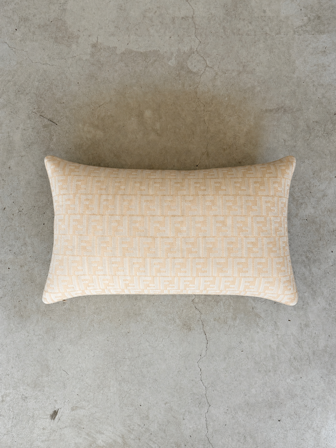 RAVI pillow